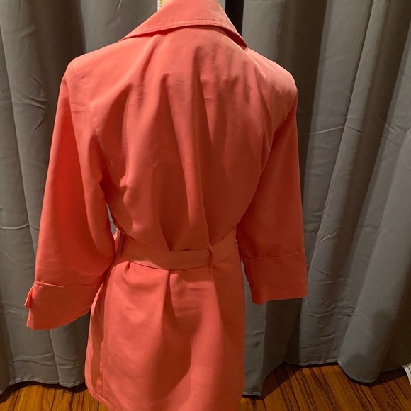 Coral trench coat by 1 Madison. - Picture 7 of 8